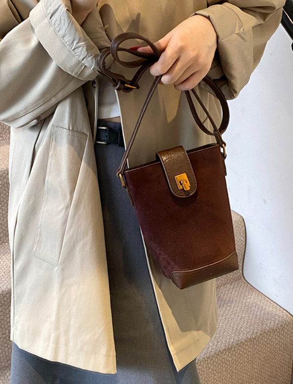 Bolso Cubo Chic Café Oscuro Ref. 1303