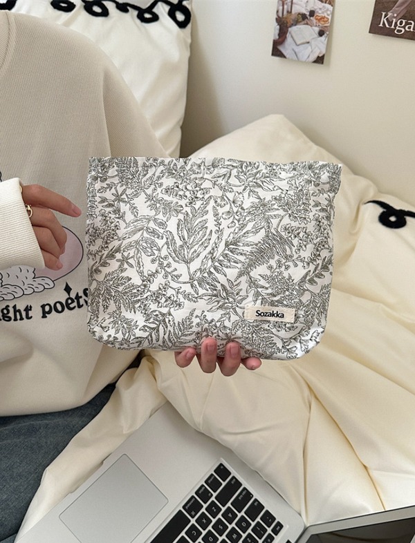 Cosmetiquera Floral Blanca Ref. C048