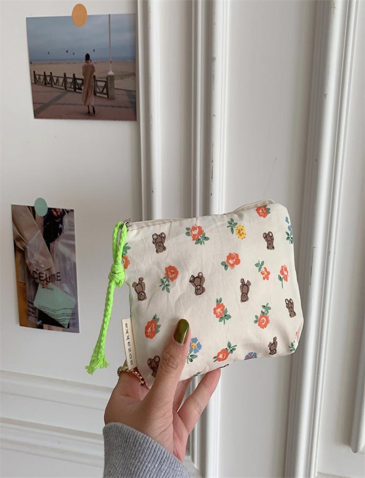Cosmetiquera Floral Bliss Blanco Ref. C057