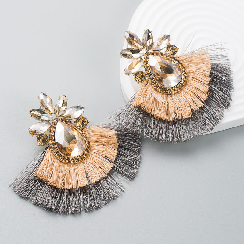 Aretes Golden Aura Fringe Gris Crema Ref. E113
