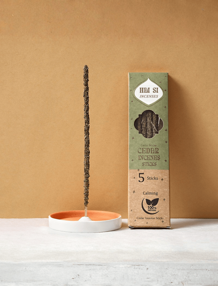 Incienso Artesanal Aromático Cedro + Base Ref. J140