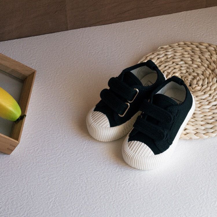 ZAPATOS DOBLE VELCRO BLANCO Y NEGRO